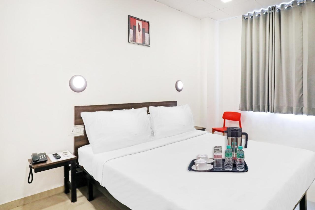 Hotel Gokul Solitaire, Surat Bhatha 외부 사진