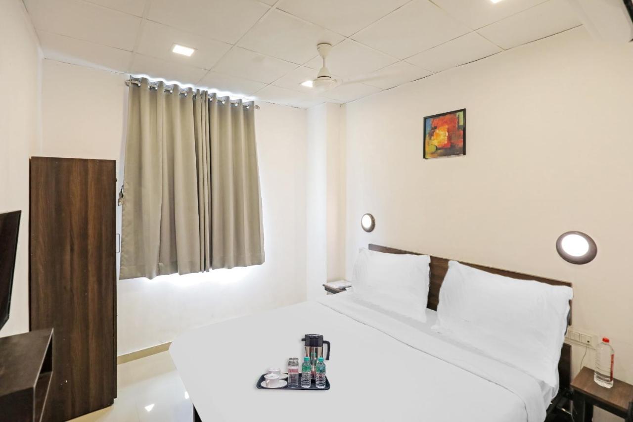 Hotel Gokul Solitaire, Surat Bhatha 외부 사진