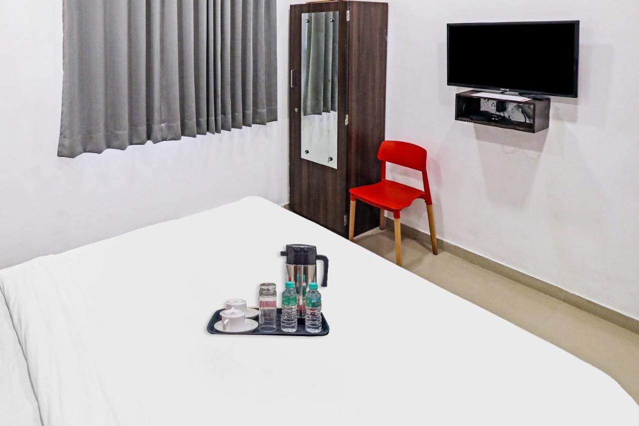 Hotel Gokul Solitaire, Surat Bhatha 외부 사진
