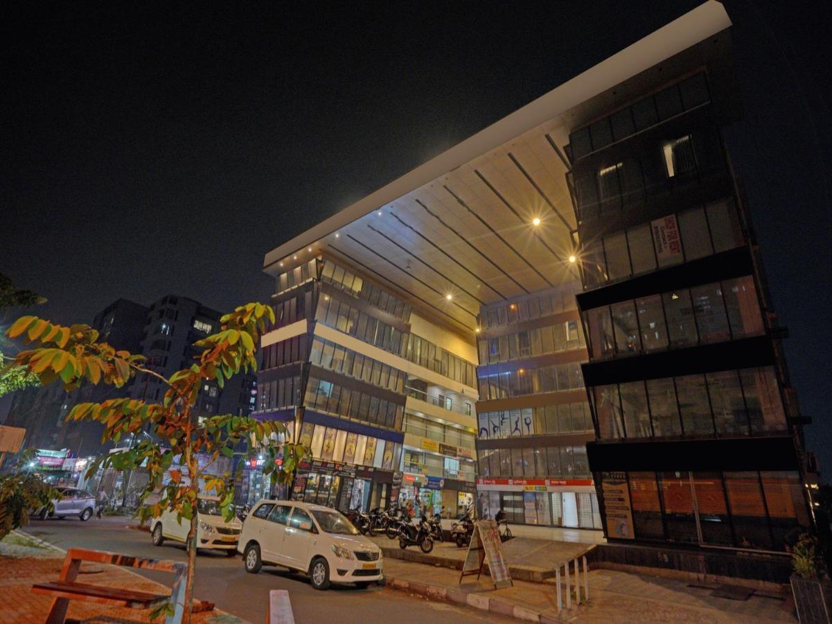 Hotel Gokul Solitaire, Surat Bhatha 외부 사진
