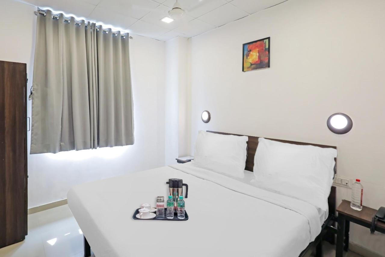 Hotel Gokul Solitaire, Surat Bhatha 외부 사진