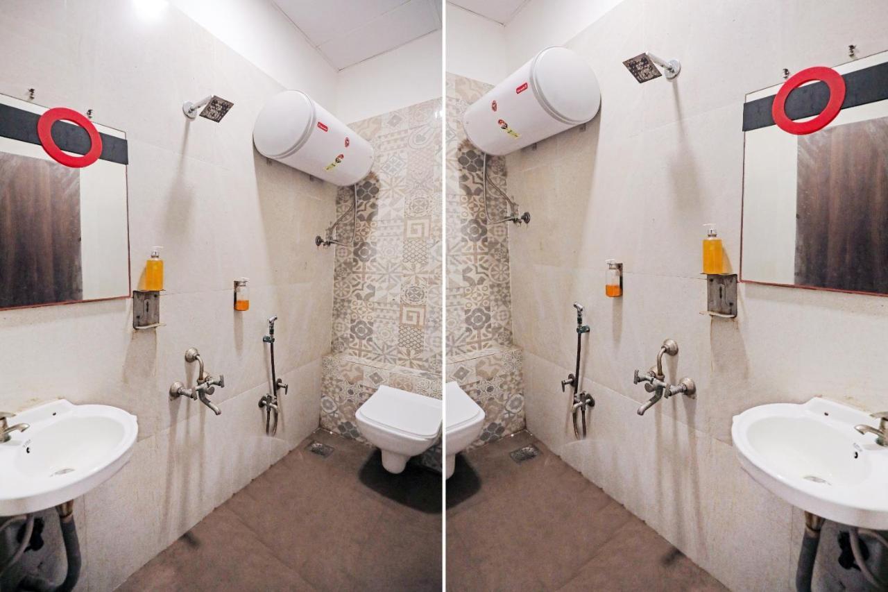 Hotel Gokul Solitaire, Surat Bhatha 외부 사진
