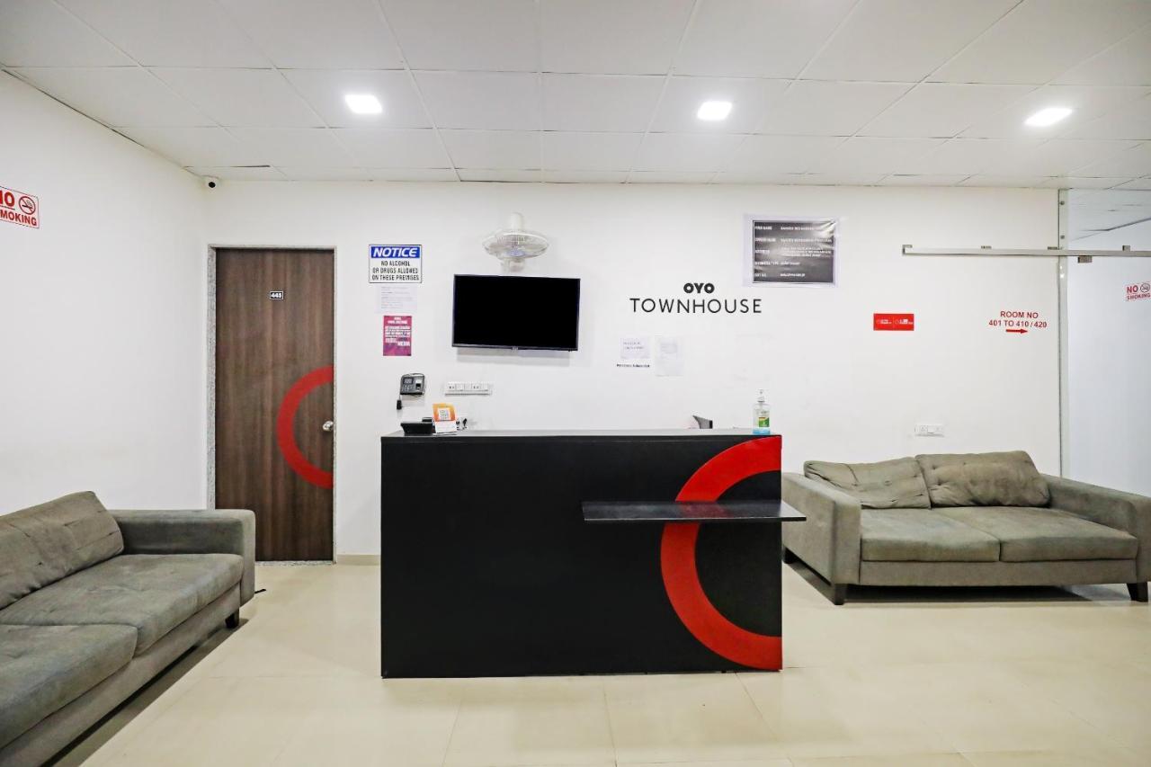 Hotel Gokul Solitaire, Surat Bhatha 외부 사진