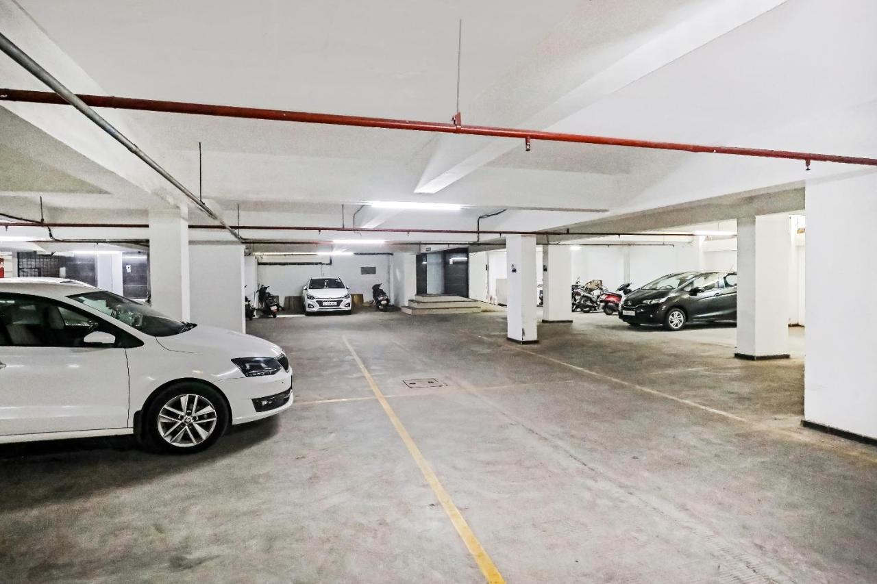 Hotel Gokul Solitaire, Surat Bhatha 외부 사진
