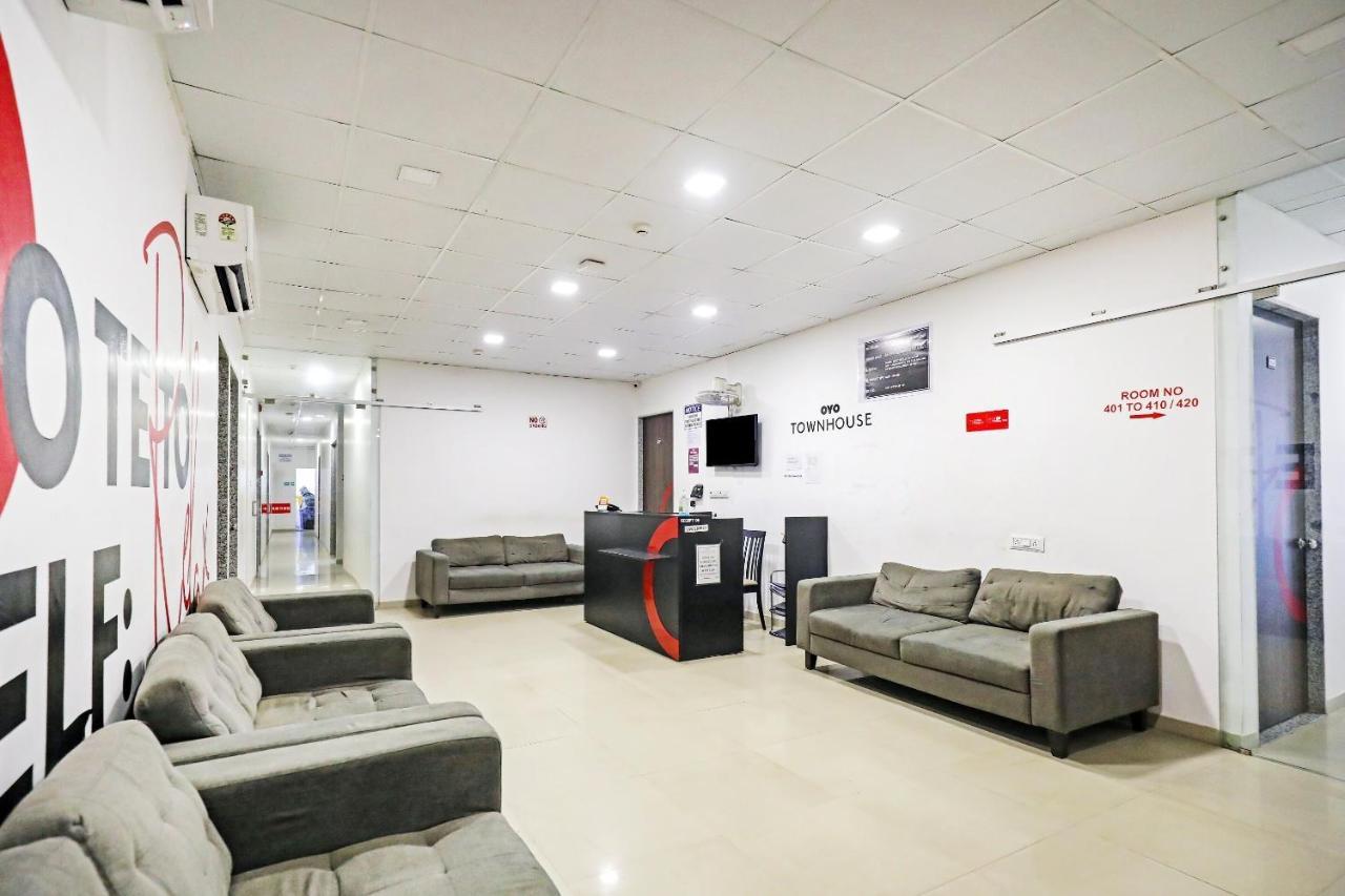 Hotel Gokul Solitaire, Surat Bhatha 외부 사진