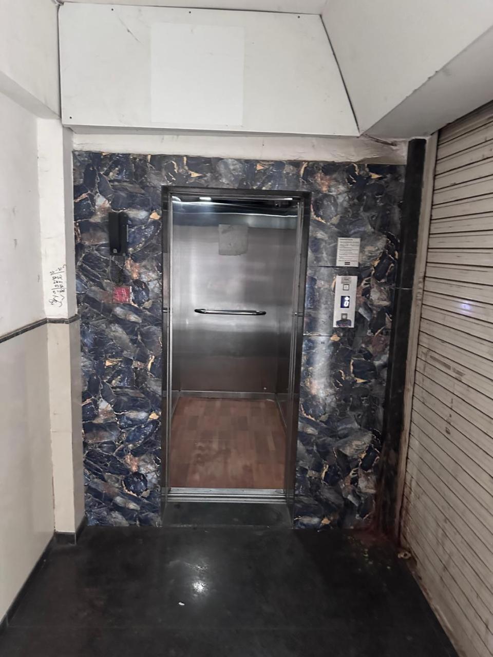 Hotel Gokul Solitaire, Surat Bhatha 외부 사진